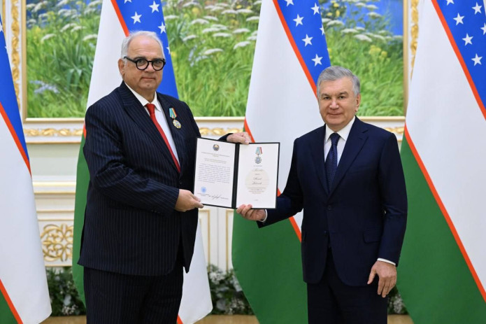 Prezident Shavkat Mirziyoyev Birlashgan kurash dunyosi rahbari Nenad Lalovichga "Do‘stlik" ordenini topshirdi