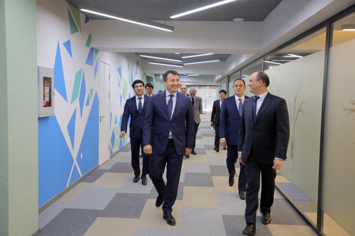Заместитель премьер-министра Жамшид Ходжаев изучил деятельность Узпромстройбанка