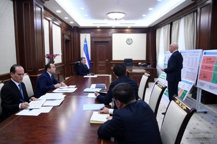 Kaltaklar bilan juda qopol BDSM Maktabda porno video