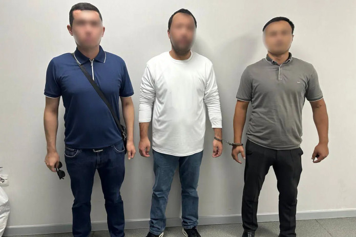 Talon-torojda gumonlanayotgan qidiruvdagi o‘zbekistonlik AQSHdan ekstraditsiya qilindi