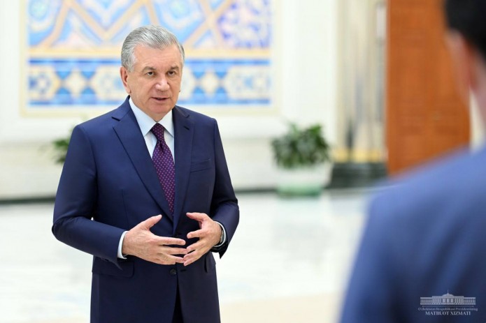 Shavkat Mirziyoyev xalqaro transport yo‘laklarini rivojlantirish va diversifikatsiya qilish bo‘yicha taqdimot bilan tanishdi