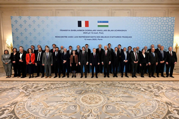 Prezident Shavkat Mirziyoyev Parijda Fransiya ishbilarmon doiralarining yetakchi vakillari bilan uchrashuv o‘tkazdi