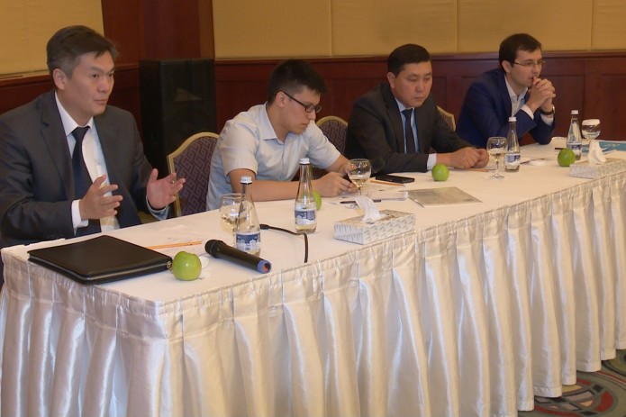 АКБ «Туронбанк» организовал семинар по вопросам либерализации валютной политики