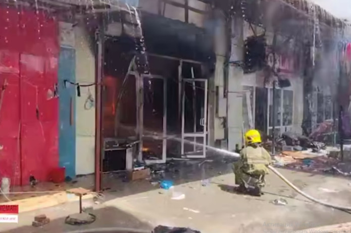 Jizzaxdagi "Orom" bozori yaqinidagi choyxonada yong'in sodir bo'ldi