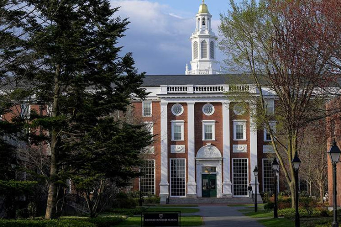 AQSH hukumati Harvard universitetiga chet ellik talabalarini o‘qishga qabul qilishni taqiqladi