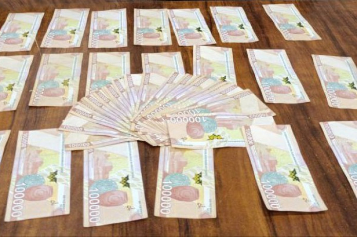 Jizzaxda taʼlim tizimi rahbari pora bilan qo‘lga tushdi