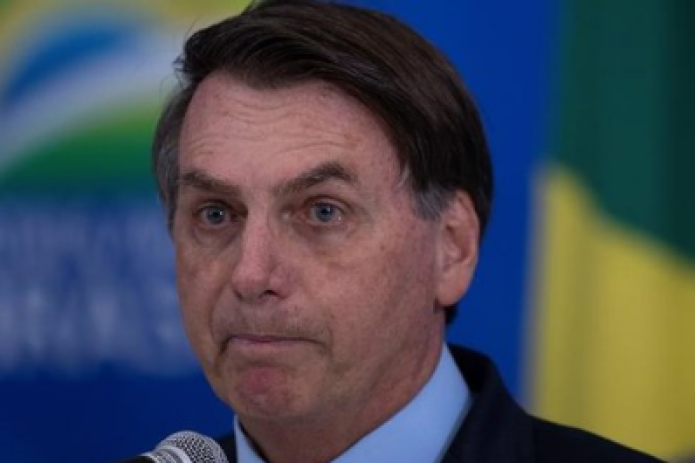Называвший COVID-19 "просто гриппком" президент Бразилии заразился коронавирусом