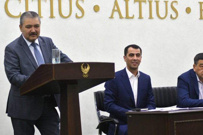 Главу СГБ Абдусалома Азизова переизбрали на пост президента Ассоциации футбола Узбекистана