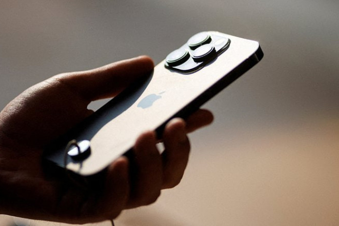 WSJ: Apple yangi iPhone narxlarini oshirish imkoniyatini ko‘rib chiqmoqda