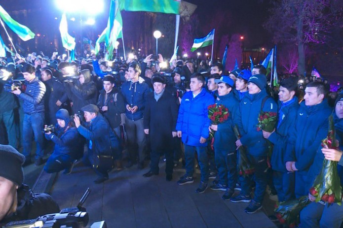 Олимпийскую сборную Узбекистана по футболу встретили в Ташкенте
