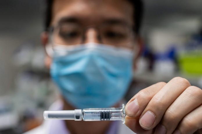 В Китае экспериментальной вакциной от коронавируса привили почти миллион человек