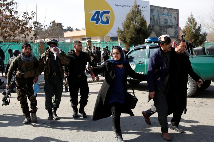 В Кабуле смертник взорвал машину скорой помощи, 95 погибших