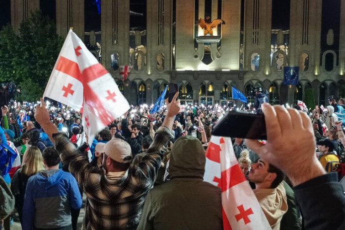 Gruziya muxolifati yangi norozilik namoyishi haqida ma’lum qildi