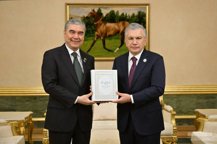 Shavkat Mirziyoyev Ashxobodda Gurbanguli Berdimuhamedov bilan uchrashuv o‘tkazdi