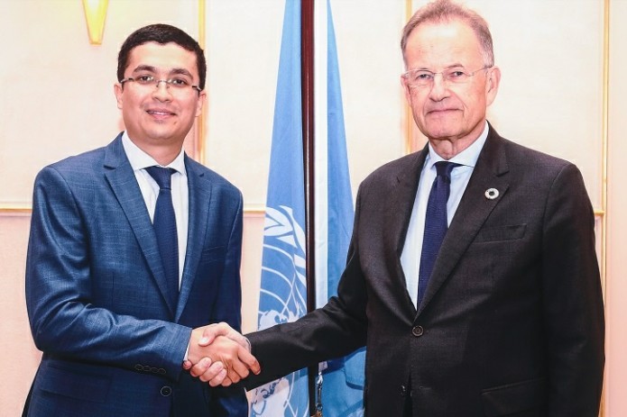 Ulugbek Lapasov presents credentials to Head of UN Office