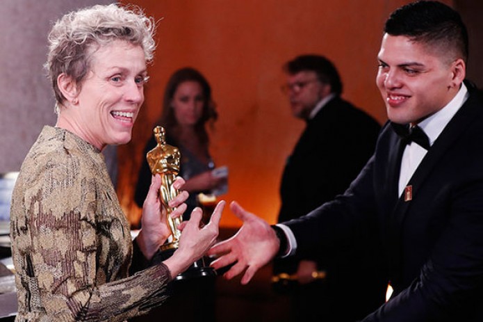 Мужчина попытался украсть "Оскар" у актрисы Фрэнсис Макдорманд