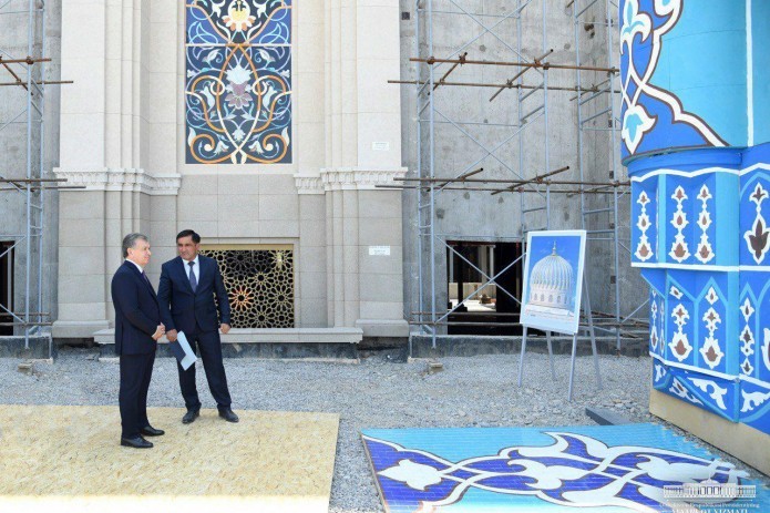 President inspects construction of Islamic Civilization Center