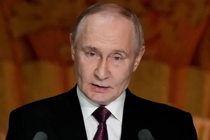 Putin Rossiya armiyasiga yil davomida chaqiruv to'g'risidagi qonunni imzoladi.