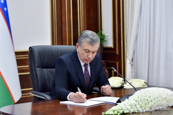 Shavkat Mirziyoyev Mustaqillik bayrami arafasida ta’lim, sog‘liqni saqlash, madaniyat, san’at va OAV sohalari xodimlarini mukofotladi