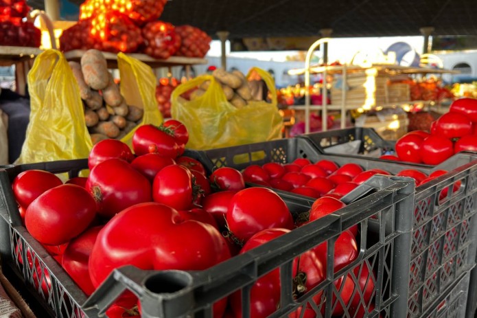 Pomidor qimmatlashdi: bozorlardagi qishloq xo‘jaligi mahsulotlarining narxlarini eʼlon qilindi