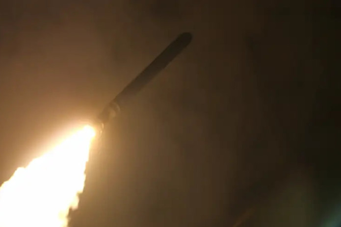 Tramp Zelenskiyga Tomagavk raketalarini yetkazib berishga tayyor emasligini aytdi