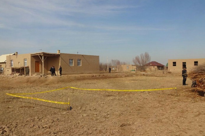 В Каракалпакии мужчина ударил по голове кетменём женщину