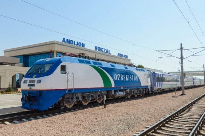 Введены дополнительные поезда по маршруту Ташкент - Андижан