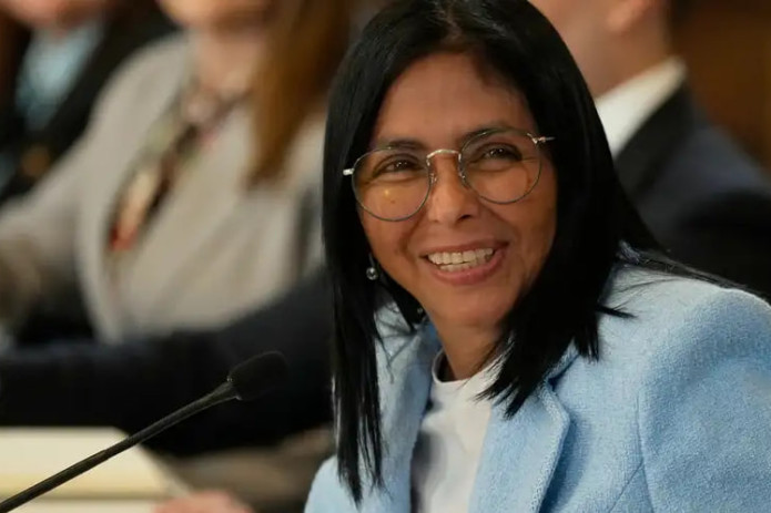 Maduroning vorisi Trampni Venesuelaga qarshi sanksiyalarni bekor qilishga chaqirdi