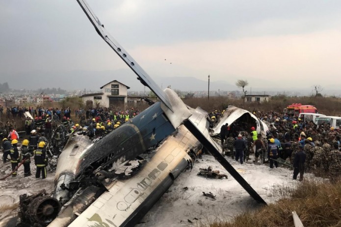Самолет с 71 человеком на борту разбился в Непале