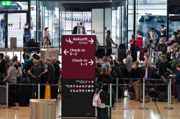 Germaniya aeroportlarida yo‘lovchilarni tekshirish tizimida nosozlik yuzaga keldi