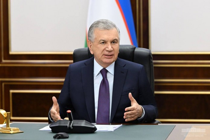 Prezident Shavkat Mirziyoyev temir yo‘l sohasidagi loyihalar taqdimoti bilan tanishdi