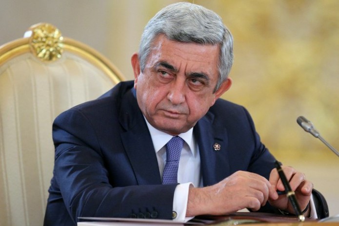 Премьер-министр Армении Серж Саргсян подал в отставку на фоне протестов