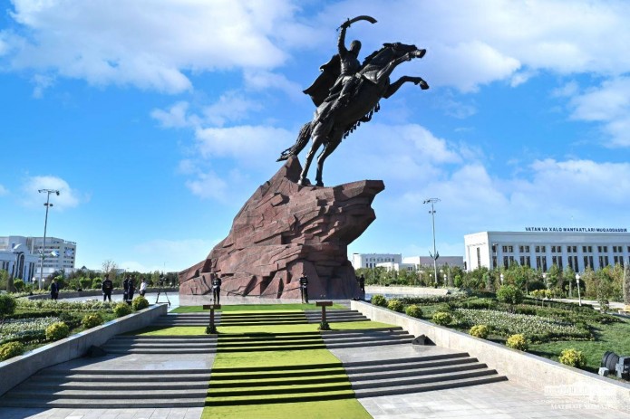 В Ургенче состоялась торжественная церемония открытия мемориального комплекса Джалолиддина Мангуберды