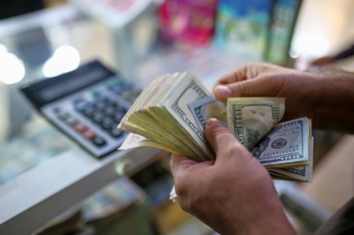 Объем денежных переводов в Узбекистан за 9 месяцев достиг $5,7 млрд