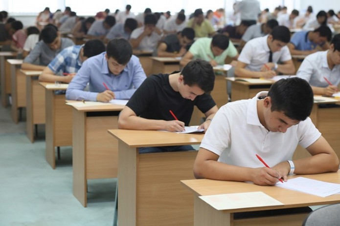 Тестовые экзамены в вузы будут проводиться по пяти предметам