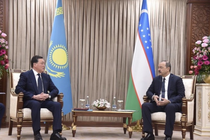Узбекистан и Казахстан создают Международный торгово-экономический центр