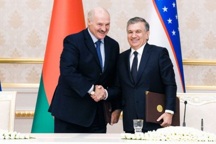 Шавкат Мирзиёев поздравил Александра Лукашенко с победой на выборах президента
