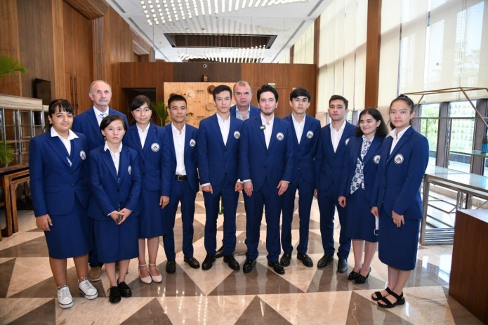 “Chempionlarga davlat mukofotidan tashqari avtomobil berishni ham rejalashtirdik”, — Mirziyoyev