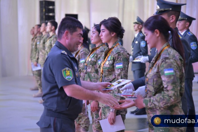 Erotik ochiq rasmlar Ginekolog kabinetida porno