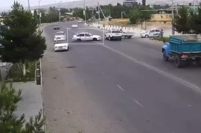 Andijonda 20 yoshli haydovchi “GAI”lardan qochib, YTH sodir etdi