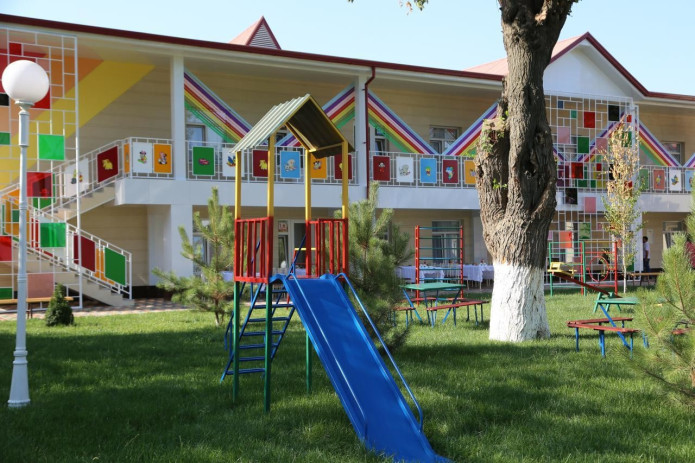 Toshkentdagi bog‘chada besh yoshli bola 2-qavatdan tushib ketdi