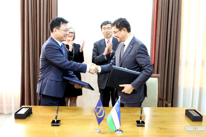 Узбекистан и АБР подписали заемные соглашения в сферах городского развития и животноводства