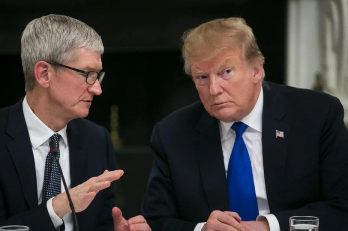 Donald Tramp Tim Kukdan Hindistonda iPhone ishlab chiqarishni to‘xtatishni so‘radi