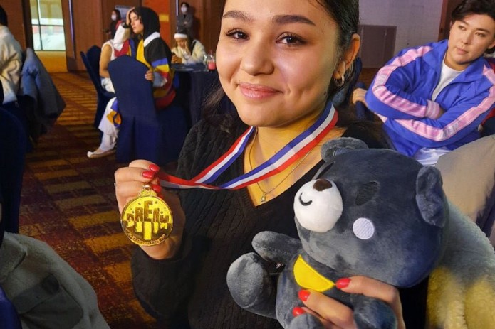 Uzbek figure skating athlete wins gold medal at tournament in Korea