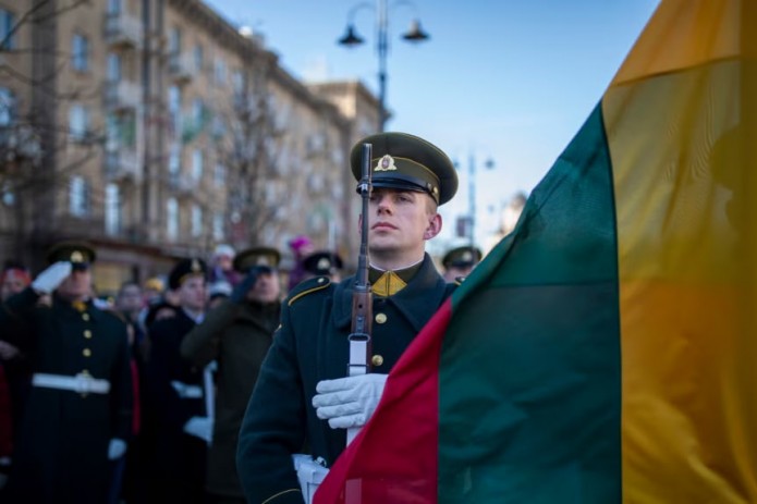 Litva parlamenti maktabdan so'ng darhol armiyaga chaqirishni tasdiqladi