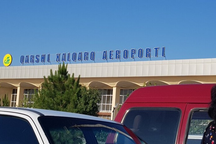 В аэропорту Карши скопилось более сотни пассажиров, ожидающих вылета в Москву