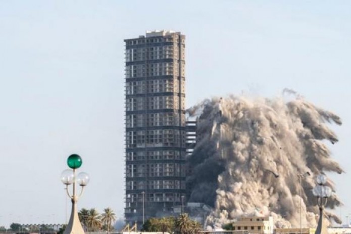 В ОАЭ взорвали четыре небоскреба (Видео)