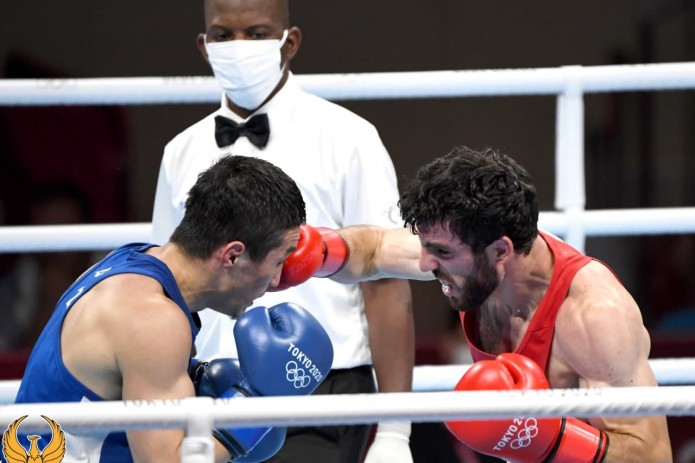 Токио-2020: Элнур Абдураимов потерпел поражение в бою против боксёра из Армении