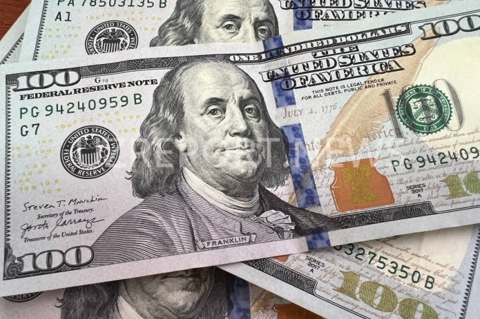 Dollarning rasmiy kursi ketma-ket to'rtinchi kun ko'tarildi