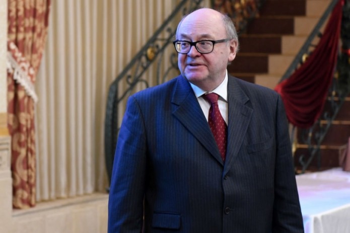 Шавкат Мирзиёев наградил Посла России Владимира Тюрденева орденом